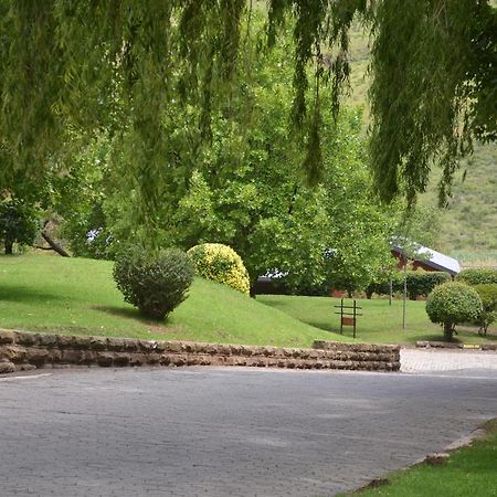 Golden Gate Hotel And Chalets Clarens Extérieur photo