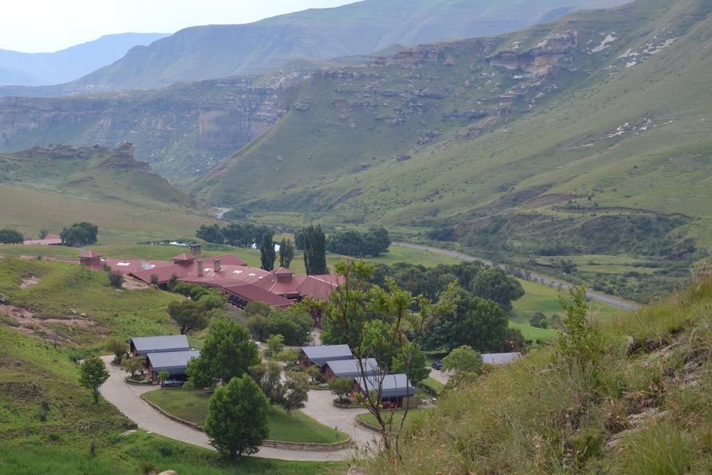 Golden Gate Hotel And Chalets Clarens Extérieur photo