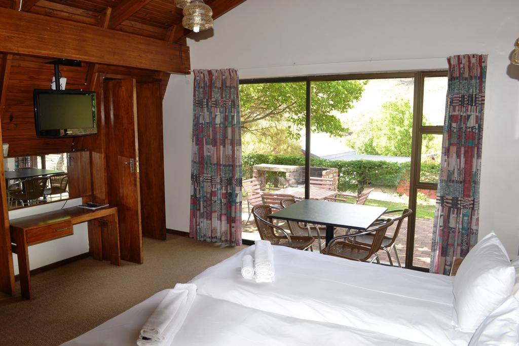 Golden Gate Hotel And Chalets Clarens Extérieur photo