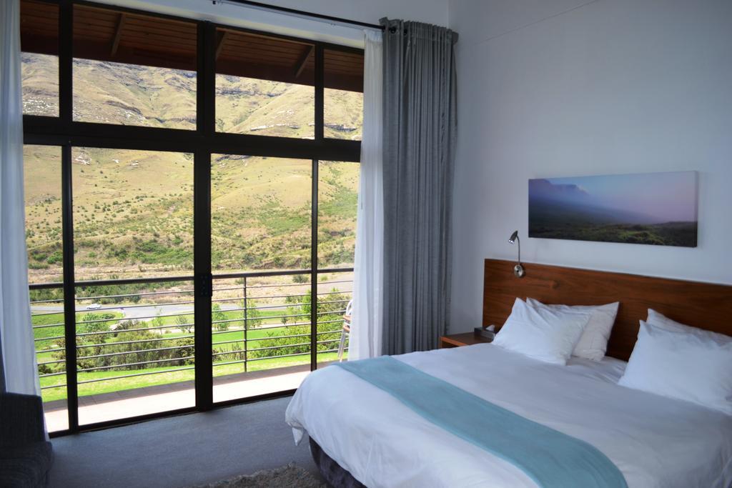 Golden Gate Hotel And Chalets Clarens Extérieur photo