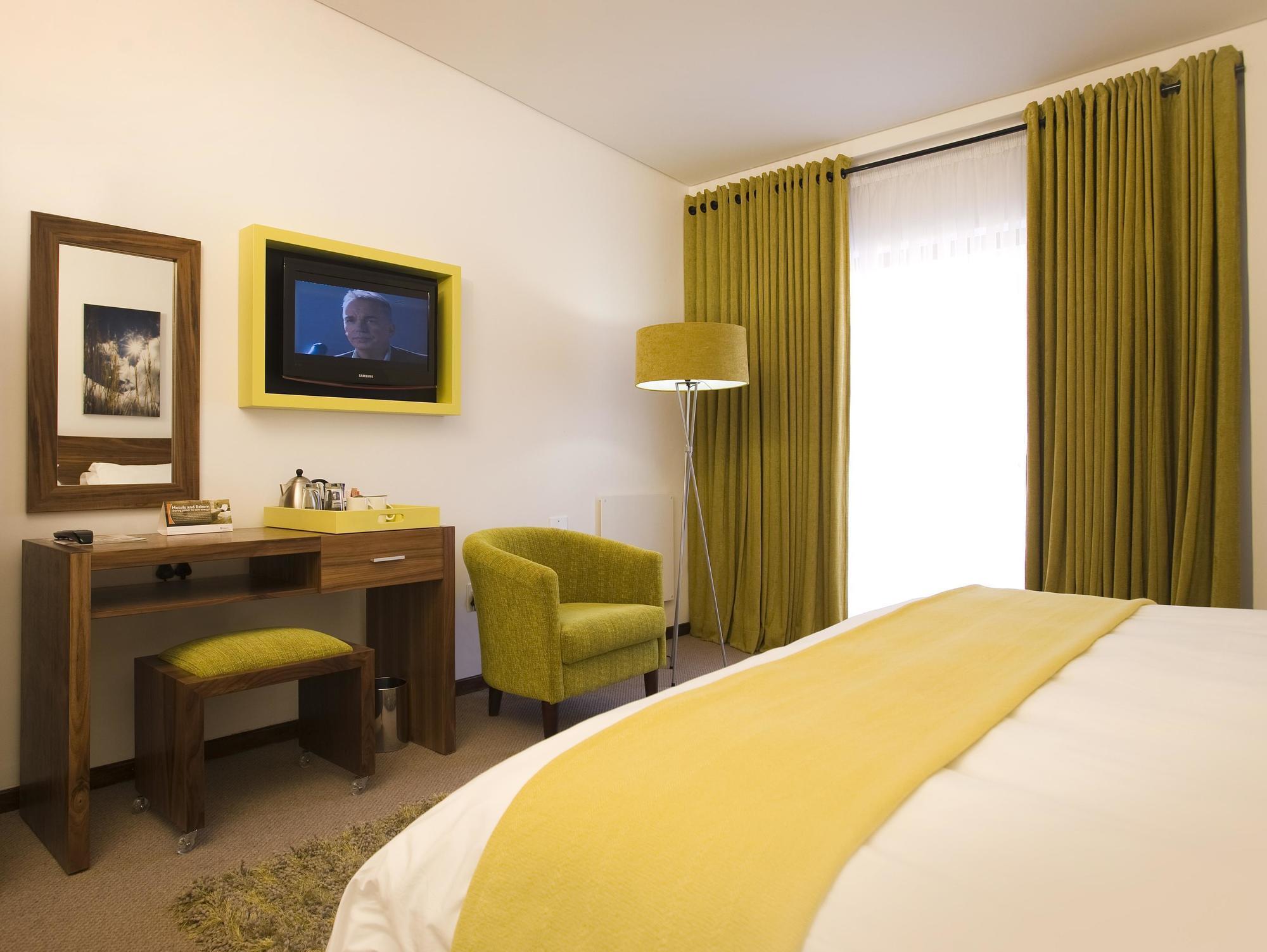 Golden Gate Hotel And Chalets Clarens Extérieur photo